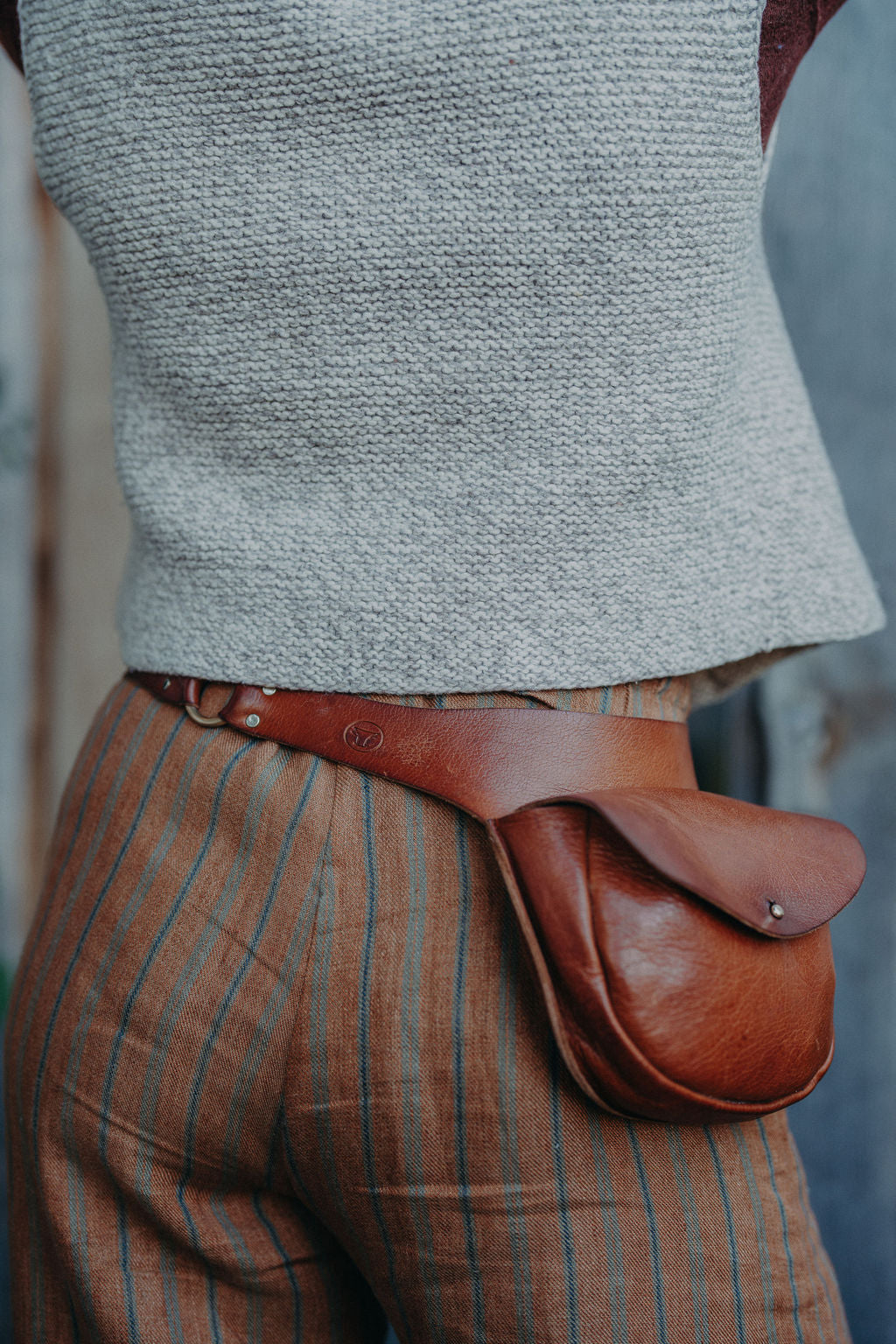 Gürteltasche Cognac mit Patina ein Jahr alt.
